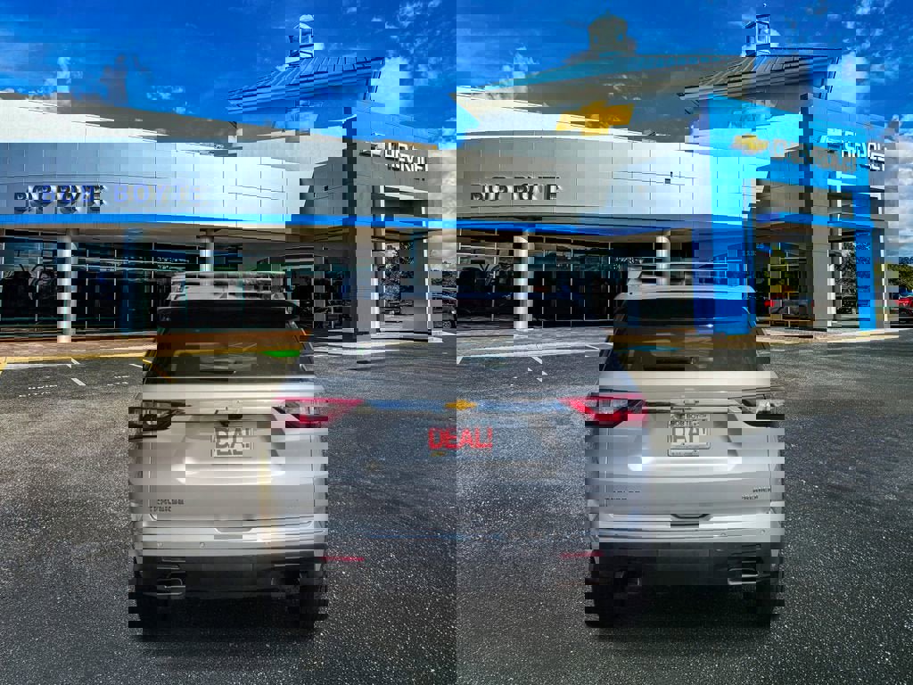 Used 2020 Chevrolet Traverse Premier w/ LPO, Floor Liner Package image 4