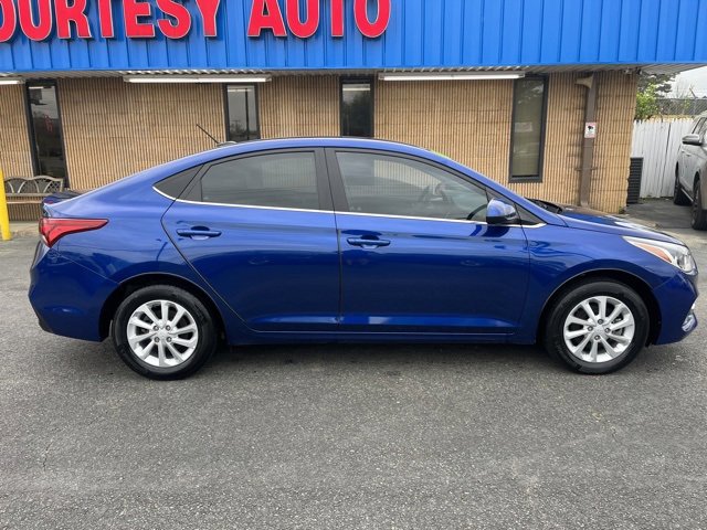 Used 2022 Hyundai Accent SEL image 8