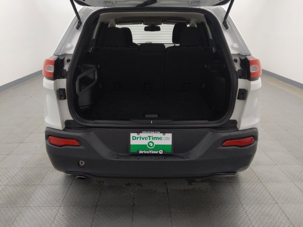 Used 2018 Jeep Cherokee Latitude w/ Altitude Package image 29