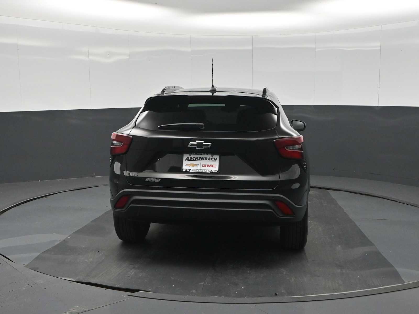 New 2026 Chevrolet Trax LT w/ Driver Confidence Package FWD image 8