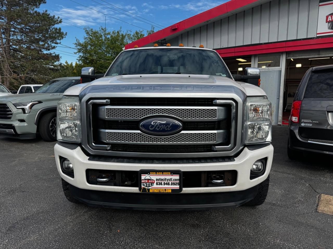 Used 2015 Ford F250 Platinum w/ FX4 Off-Road Package image 2