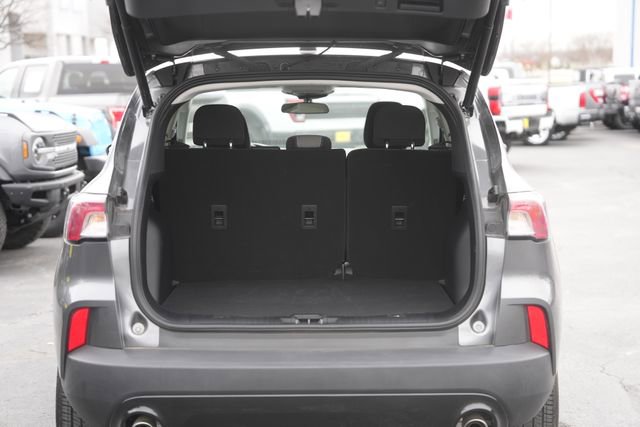 Used 2022 Ford Escape SE w/ SE Sport Appearance Package image 30