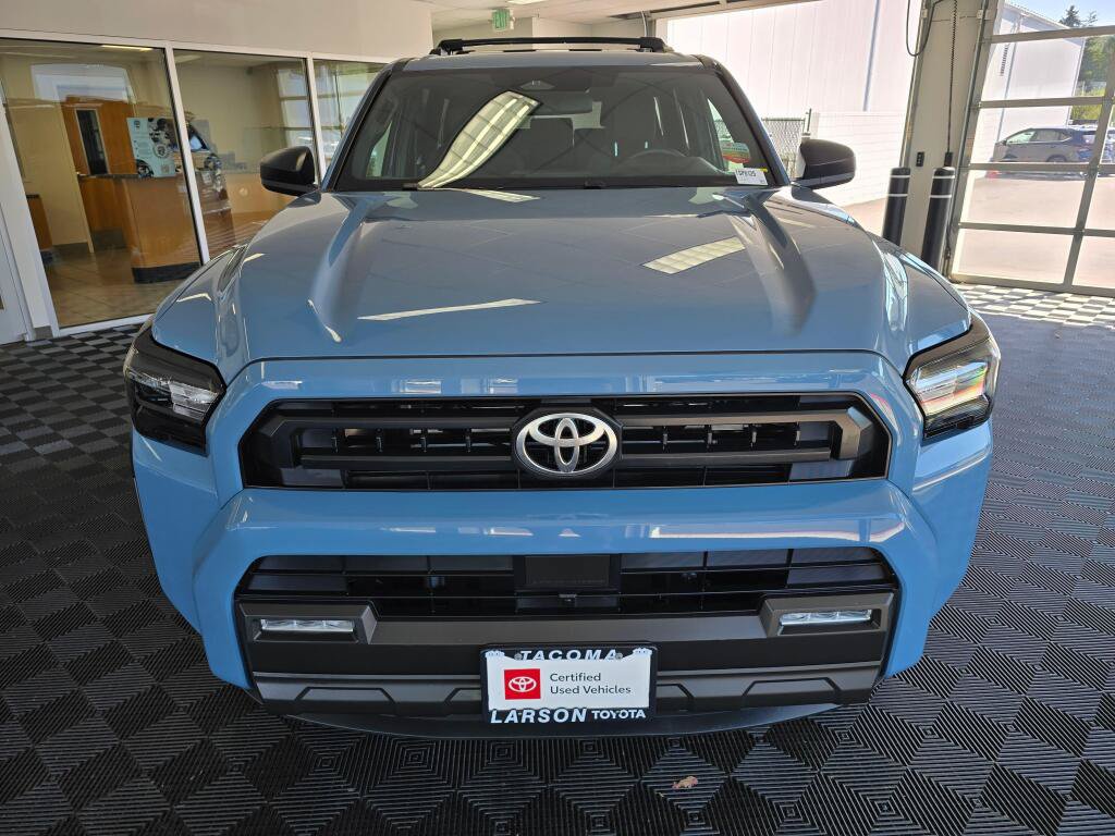Certified 2025 Toyota 4Runner SR5 AWD/4WD image 8