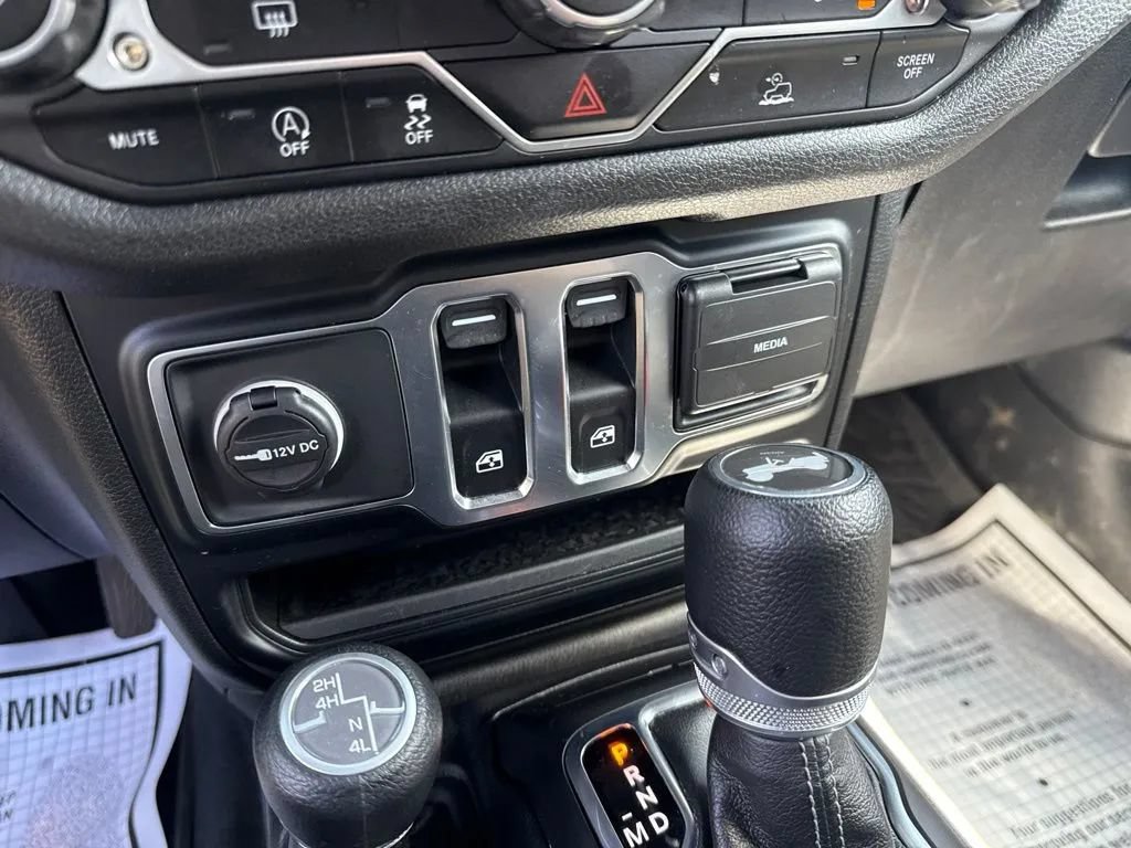 Used 2024 Jeep Wrangler Sport AWD/4WD image 24
