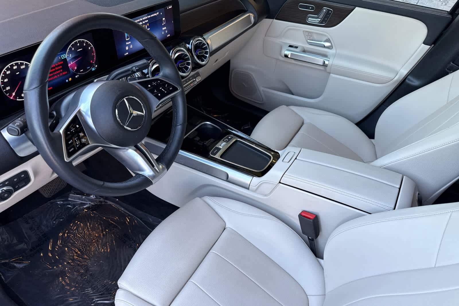 Certified 2025 Mercedes-Benz GLB 250 4MATIC image 9