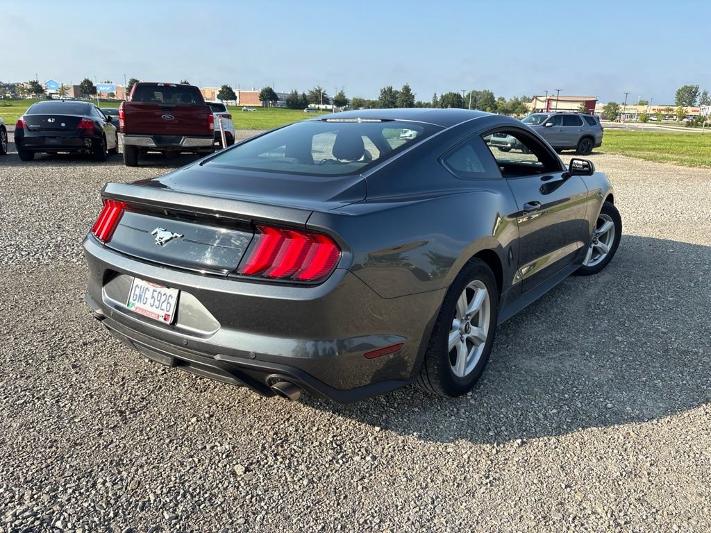 Used 2018 Ford Mustang Coupe RWD image 9
