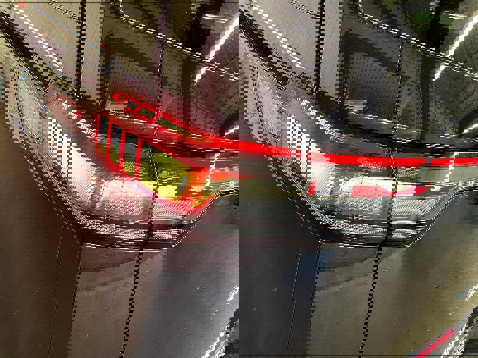 New 2025 Volkswagen ID. Buzz Pro S image 25