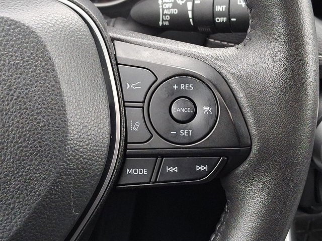 Used 2022 Toyota RAV4 XLE Premium image 21