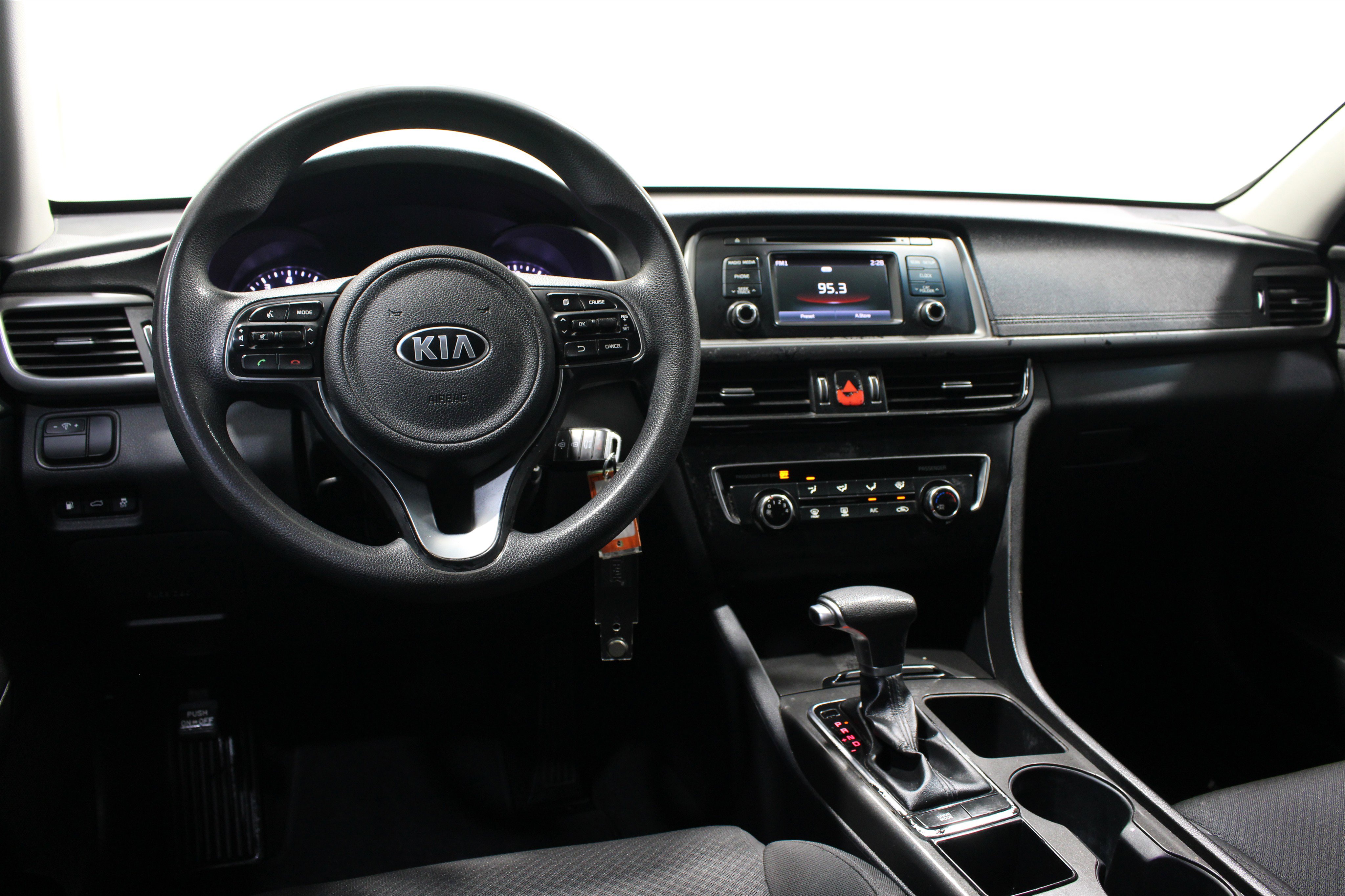 Used 2016 Kia Optima LX FWD image 2