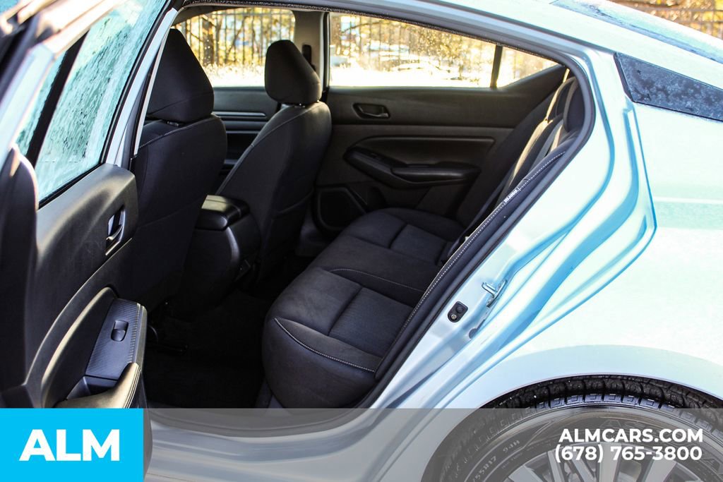 Used 2024 Nissan Altima 2.5 SV image 18