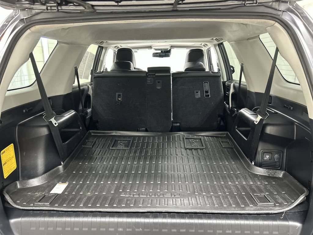 Used 2022 Toyota 4Runner SR5 Premium w/ Moonroof Package AWD/4WD image 24
