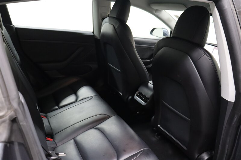 Used 2020 Tesla Model 3 Standard Range RWD image 22