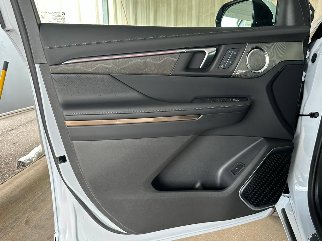 New 2026 Buick Enclave Avenir w/ Super Cruise Package FWD image 10