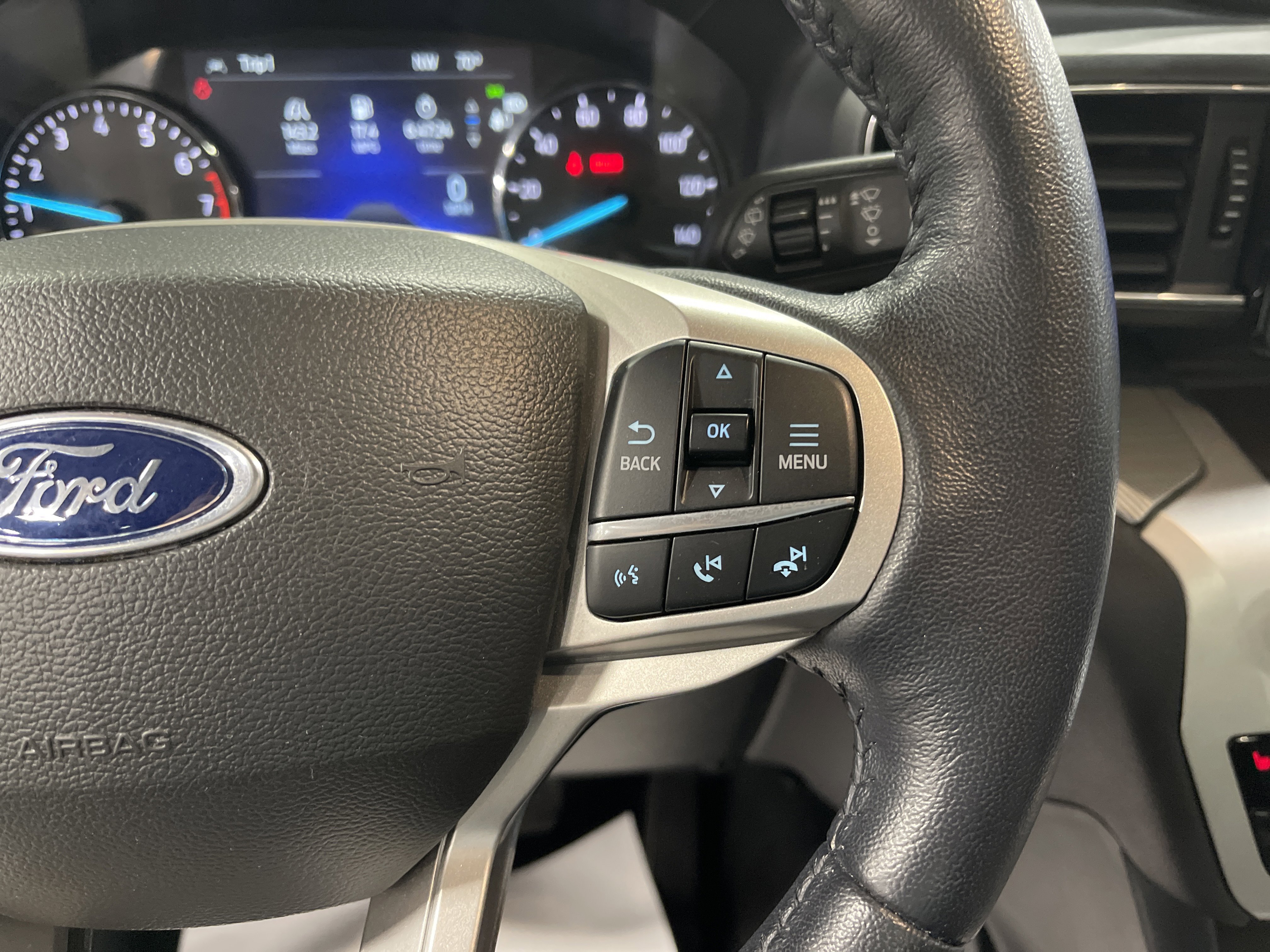 Used 2022 Ford Explorer XLT w/ Equipment Group 202A image 22