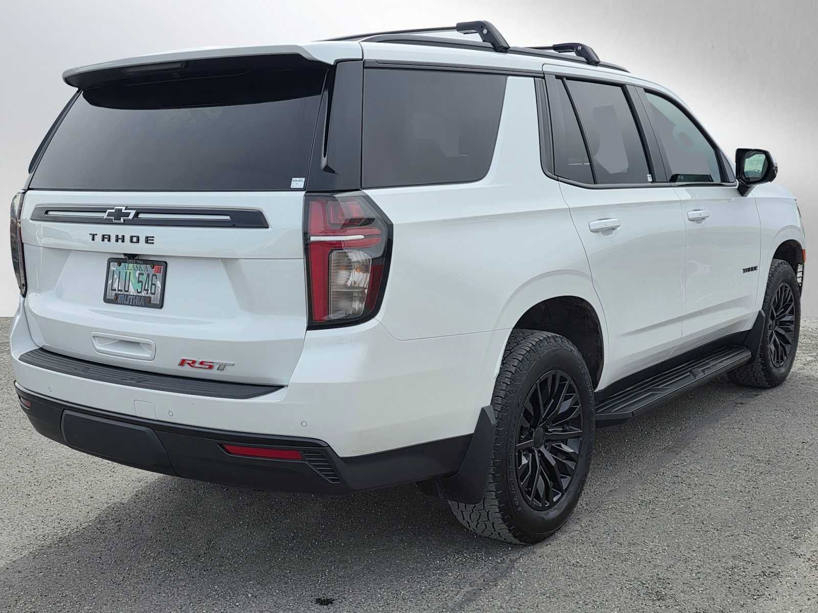 Used 2024 Chevrolet Tahoe RST w/ Luxury Package AWD/4WD image 3