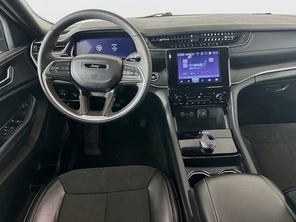 Certified 2024 Jeep Grand Cherokee Altitude image 30