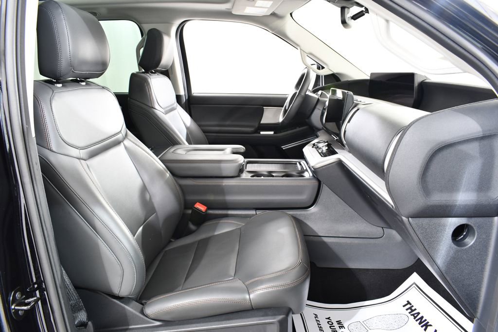 Used 2025 Ford Expedition Active AWD/4WD image 10