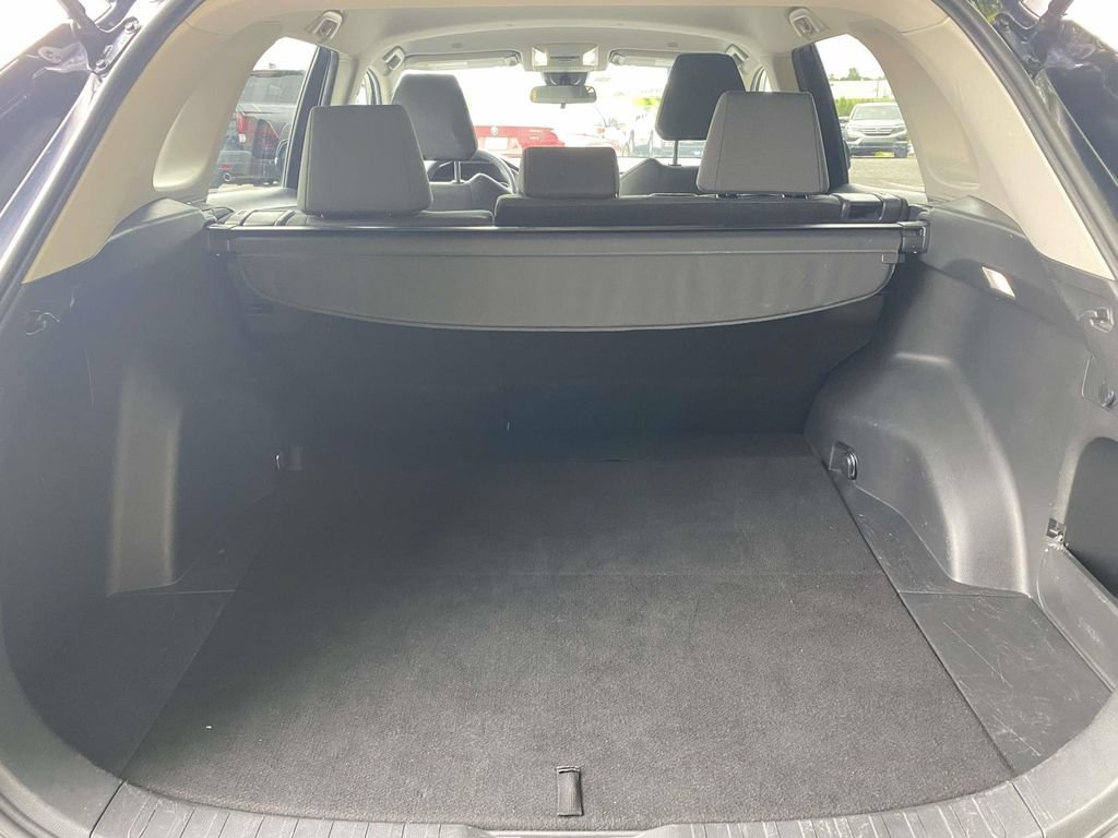 Used 2024 Toyota RAV4 XLE FWD image 29