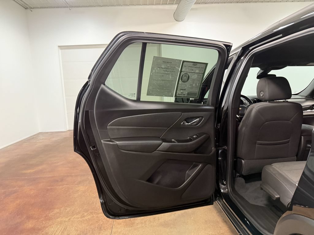 Used 2023 Chevrolet Traverse LT AWD/4WD image 46