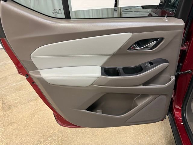 Used 2020 Chevrolet Traverse LT image 22