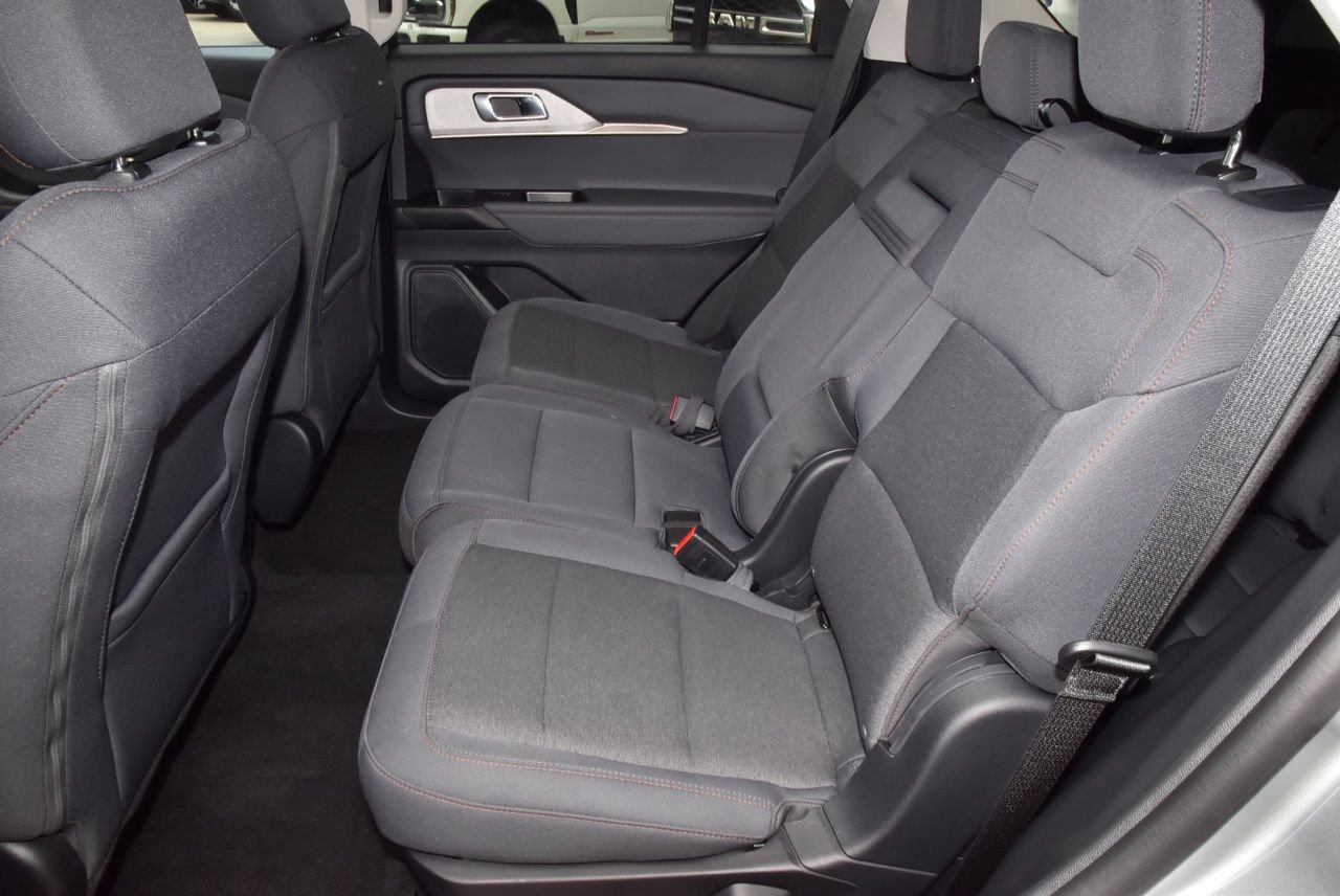 Certified 2025 Ford Explorer Active RWD image 14