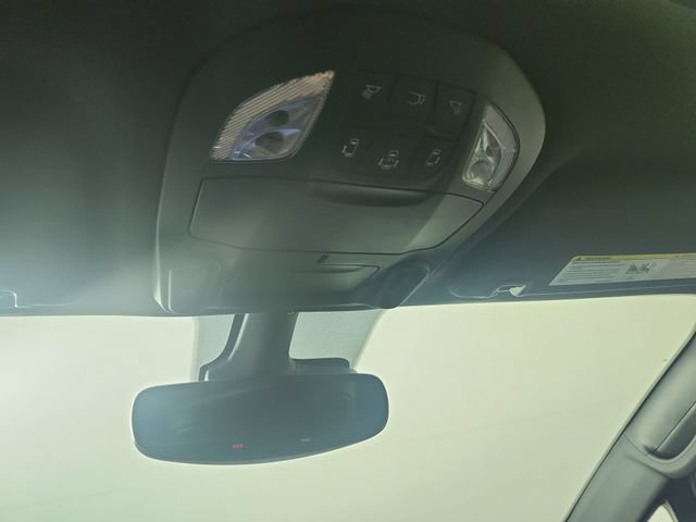 Used 2025 Chrysler Pacifica Limited FWD image 10