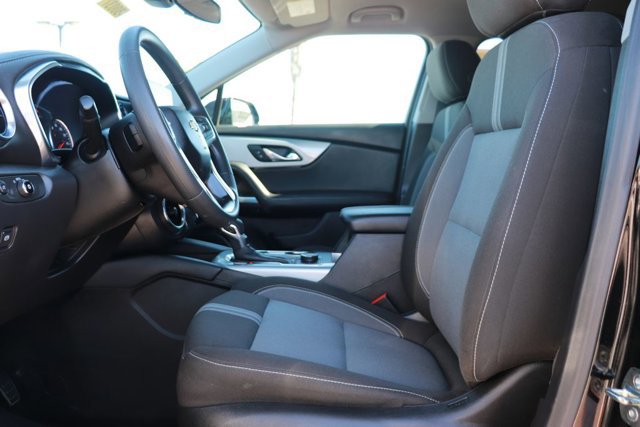 Used 2025 Chevrolet Blazer LT FWD image 11