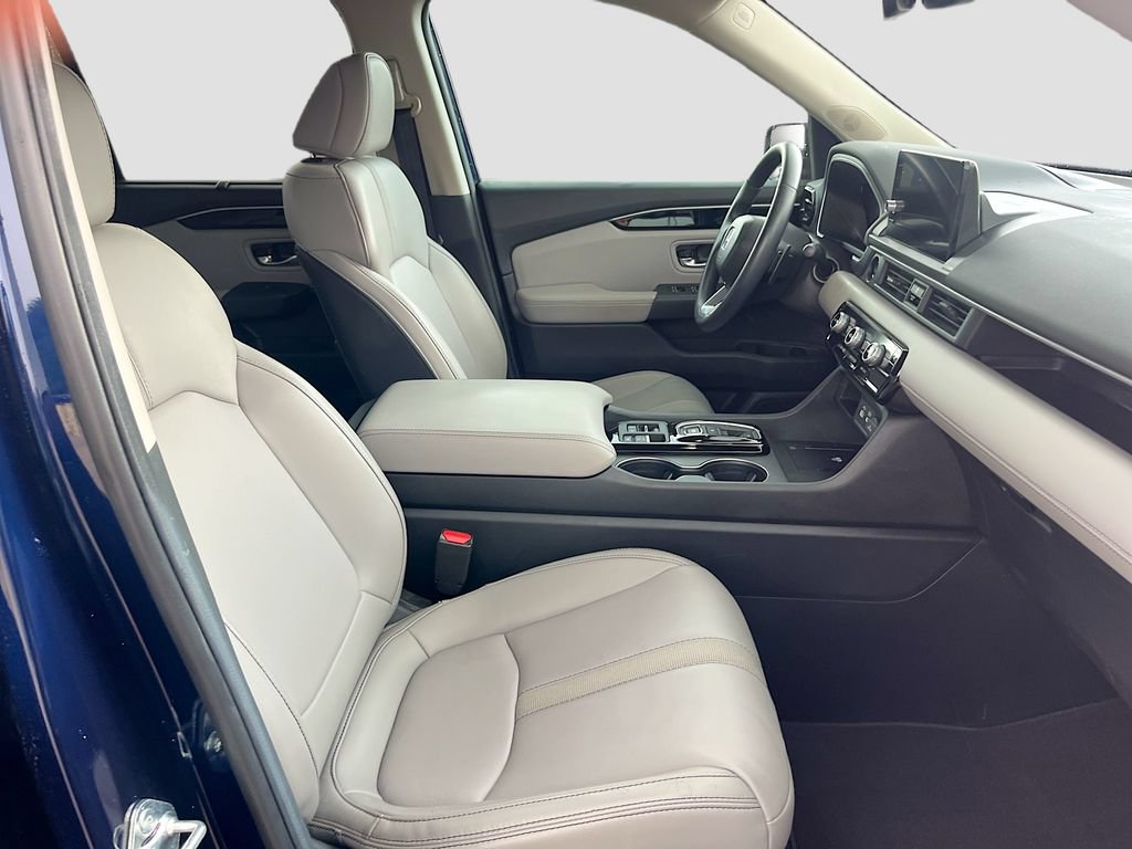 Used 2025 Honda Pilot EX-L image 31