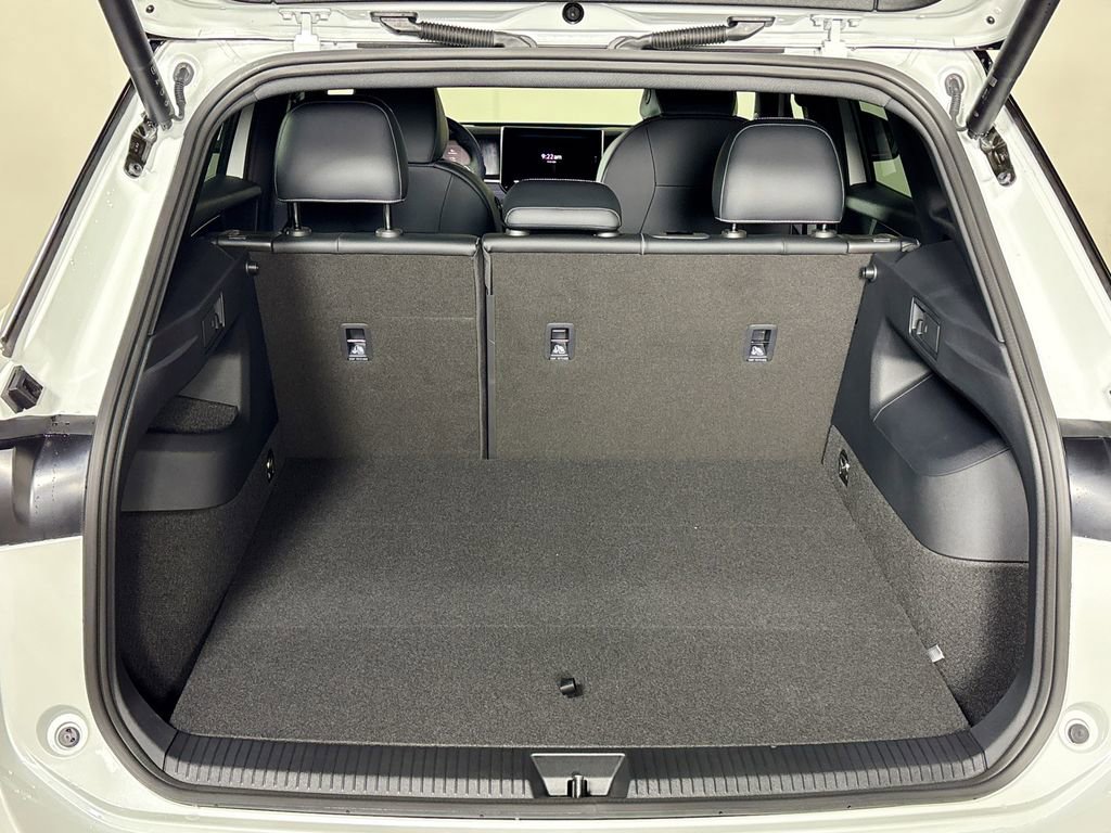 New 2025 Volkswagen Tiguan SE R-Line image 22