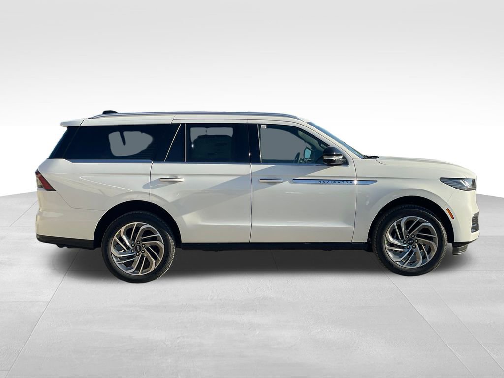 New 2025 Lincoln Navigator Reserve image 5