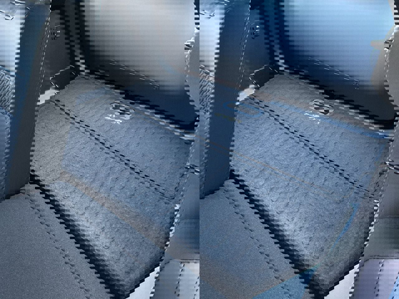 New 2026 Nissan Leaf Platinum+ w/ Cargo Package (Platinum+) image 16