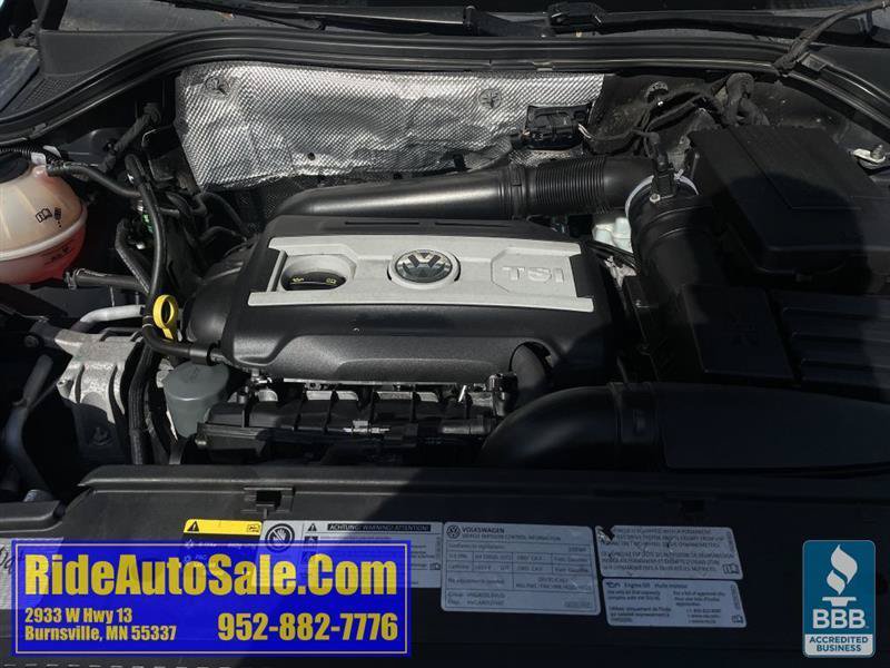 Used 2017 Volkswagen Tiguan SEL AWD/4WD image 25