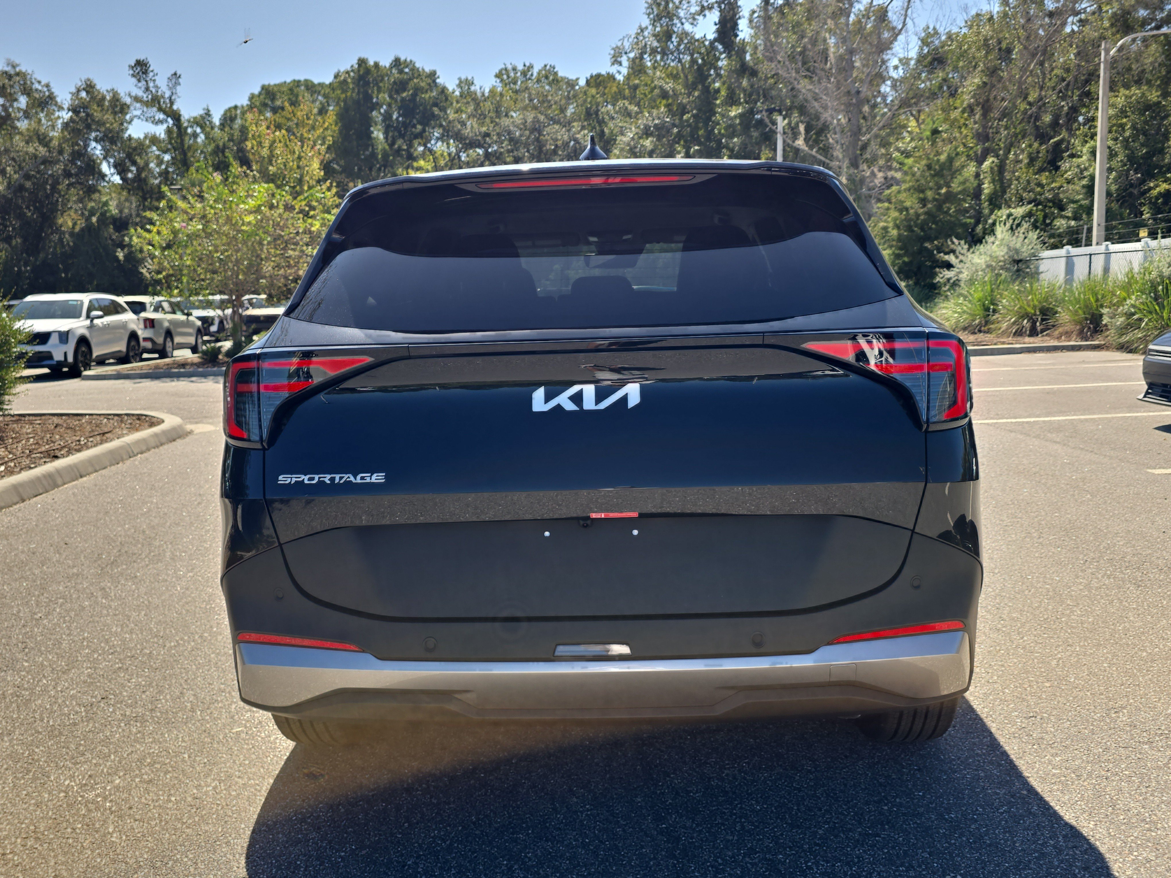 New 2027 Kia Sportage LX FWD image 7
