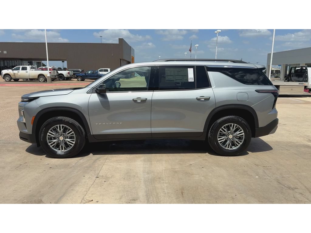 New 2027 Chevrolet Traverse LT w/ Driver Confidence Package FWD image 5
