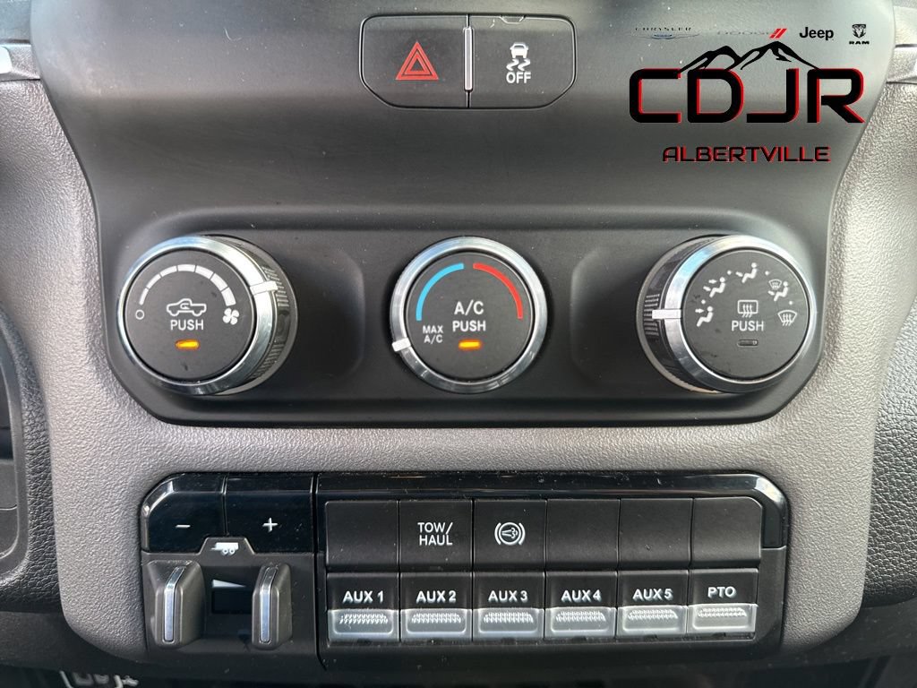 Used 2024 RAM 3500 SLT w/ Quick Order Package 2YG SLT AWD/4WD image 34
