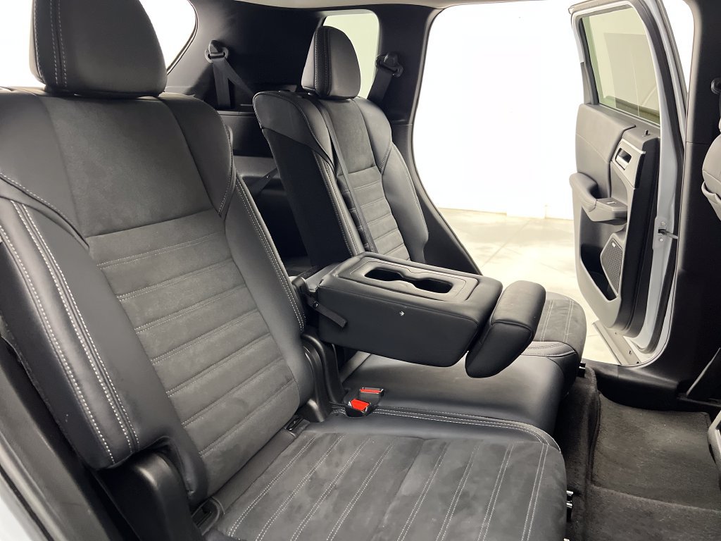 Used 2025 Mitsubishi Outlander SE AWD/4WD image 23