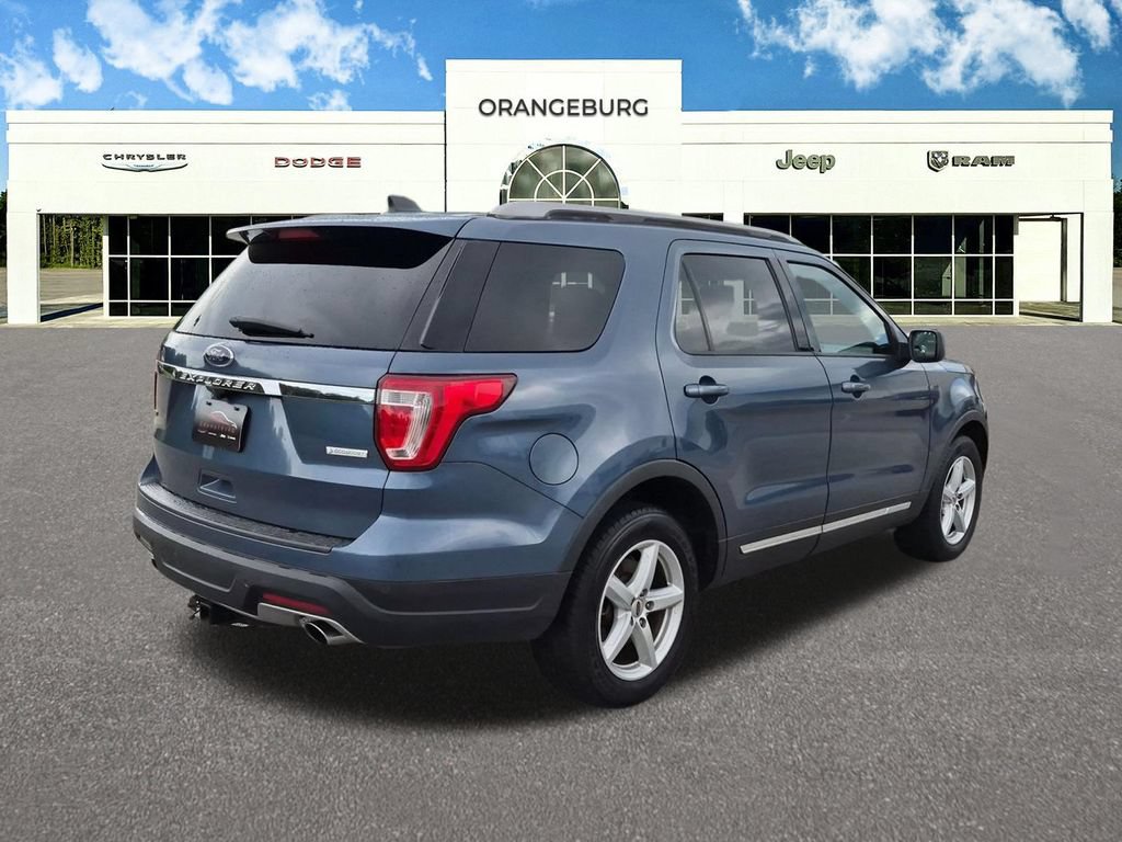 Used 2018 Ford Explorer XLT FWD image 9