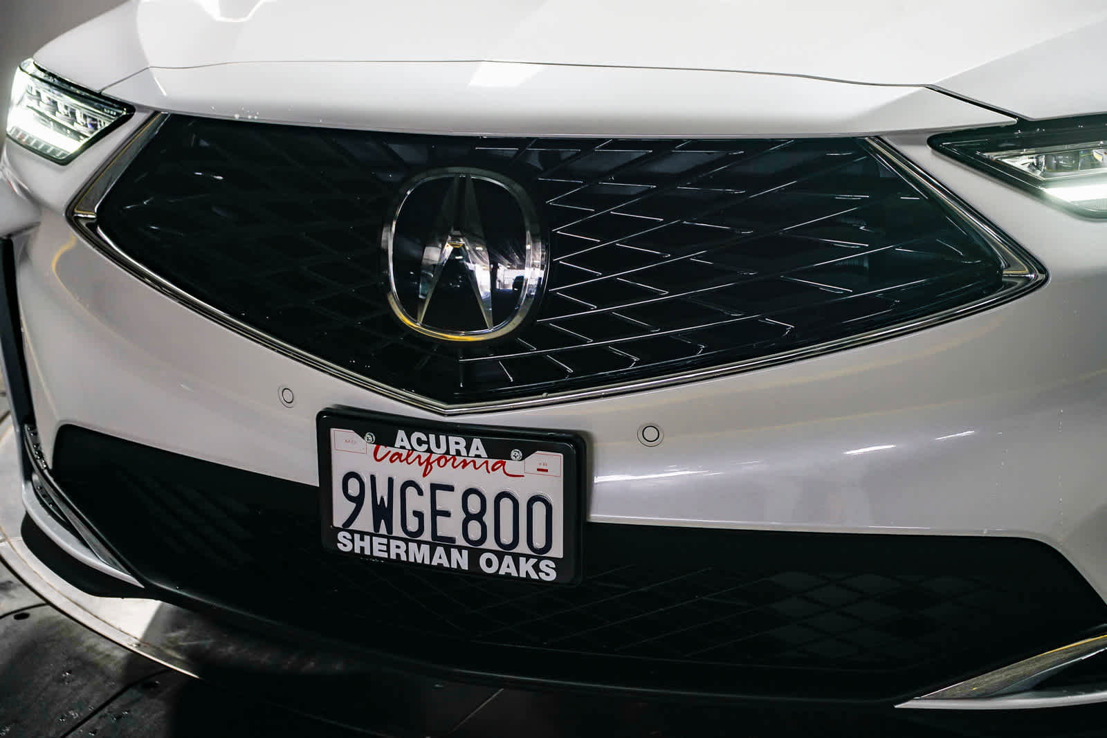 Used 2025 Acura MDX SH-AWD w/ Technology Package image 9