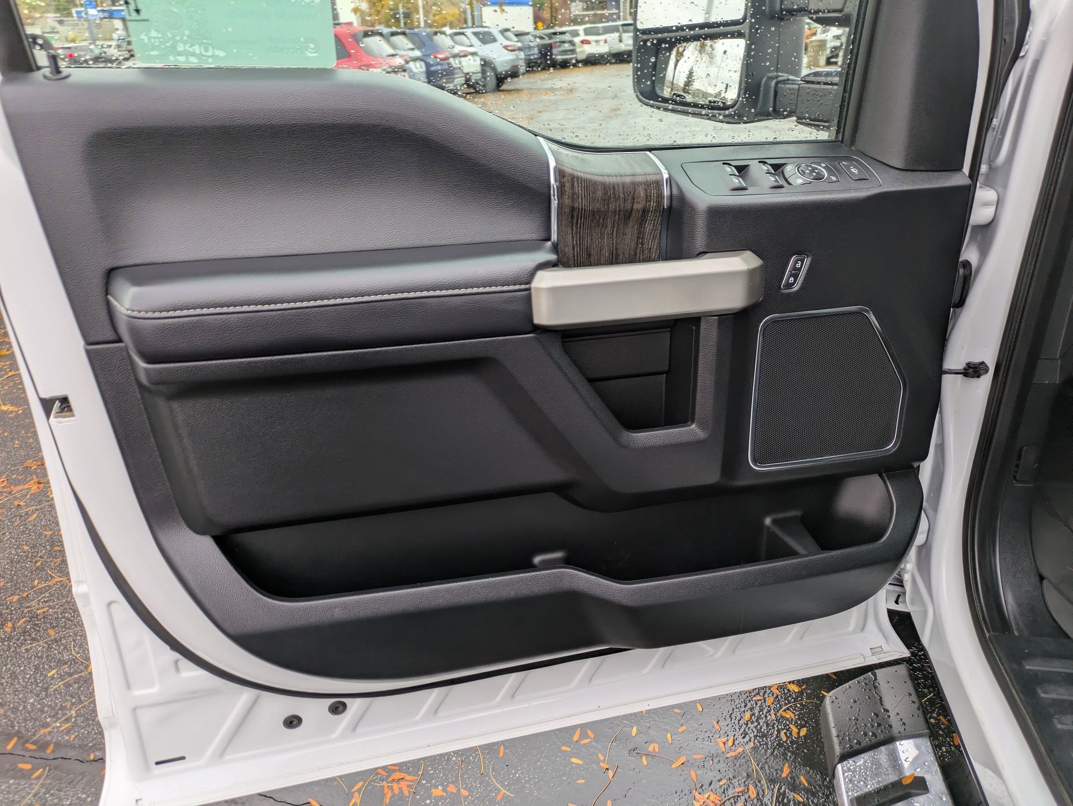 Used 2021 Ford F350 Lariat w/ Snow Plow/Camper Package image 14