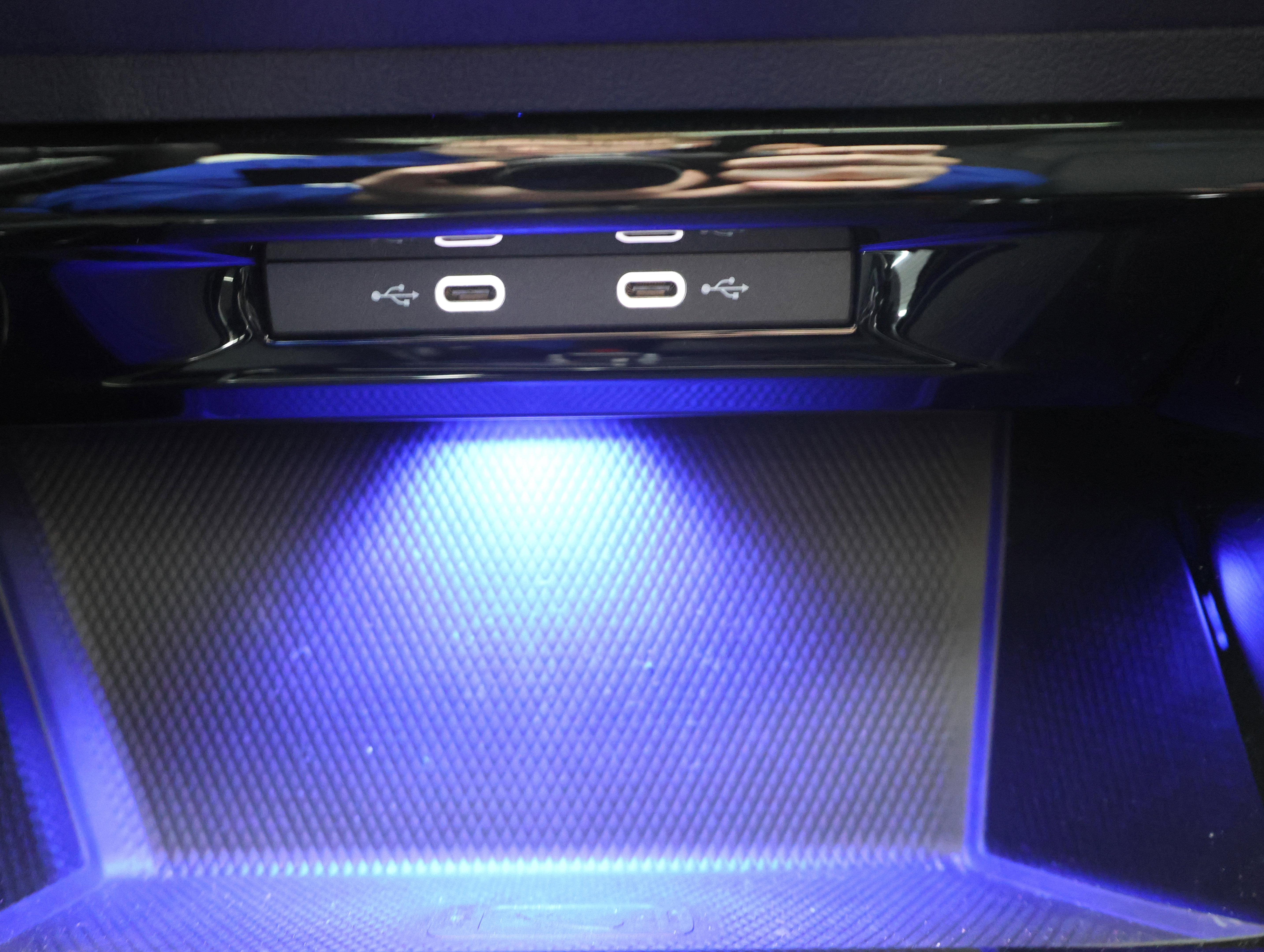 Used 2024 Volkswagen Golf R image 42