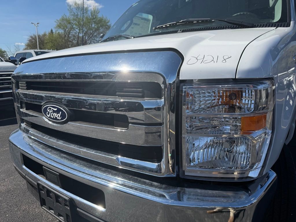 New 2027 Ford E-450 and Econoline 450 Super Duty w/ Power Equipment Group image 9