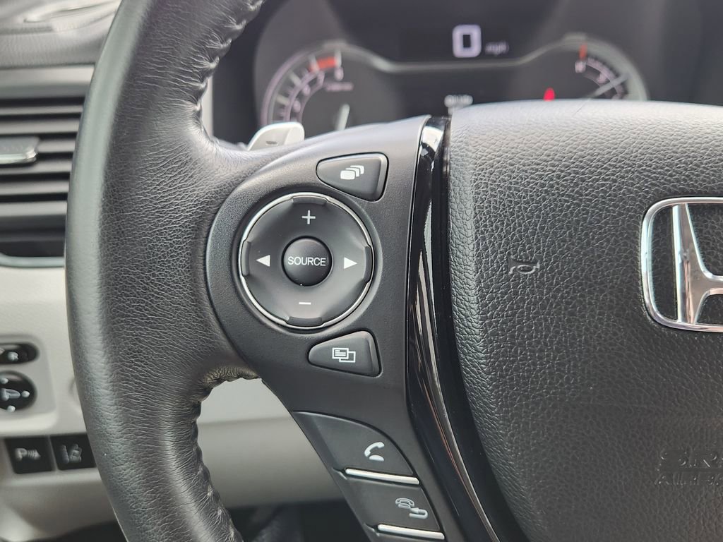 Used 2017 Honda Pilot Touring image 27