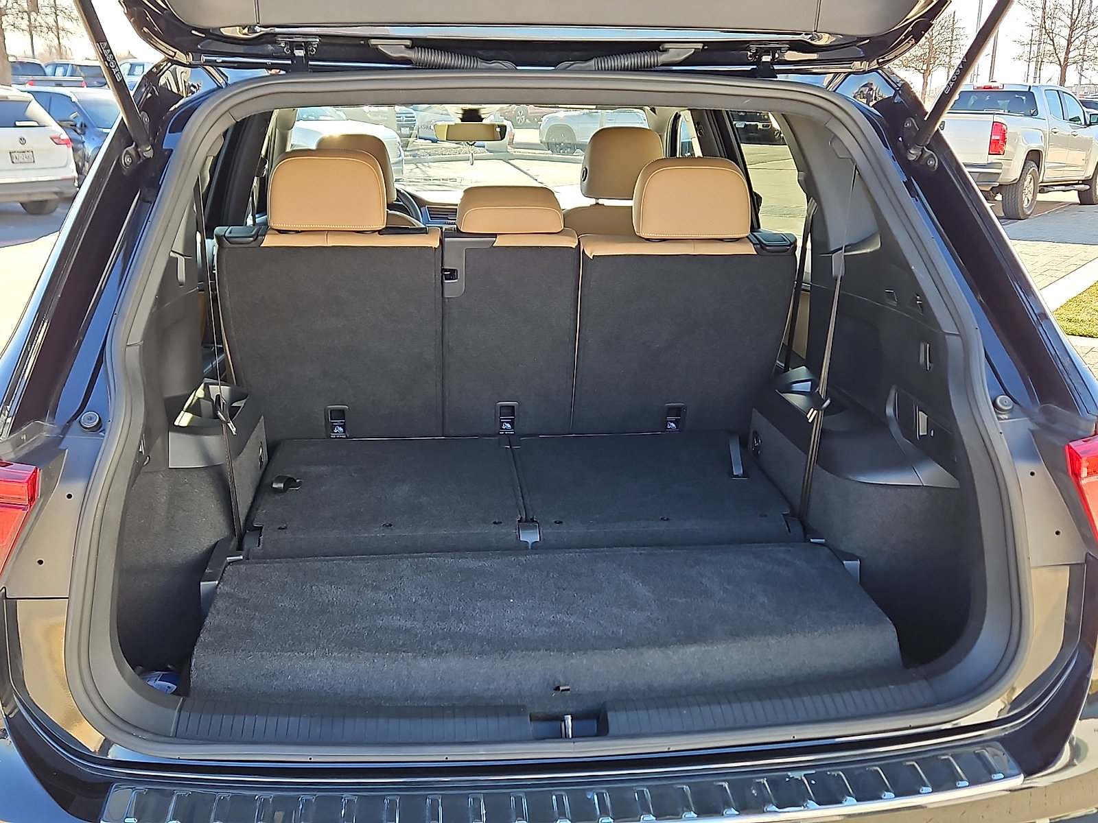 Certified 2023 Volkswagen Tiguan SE image 6