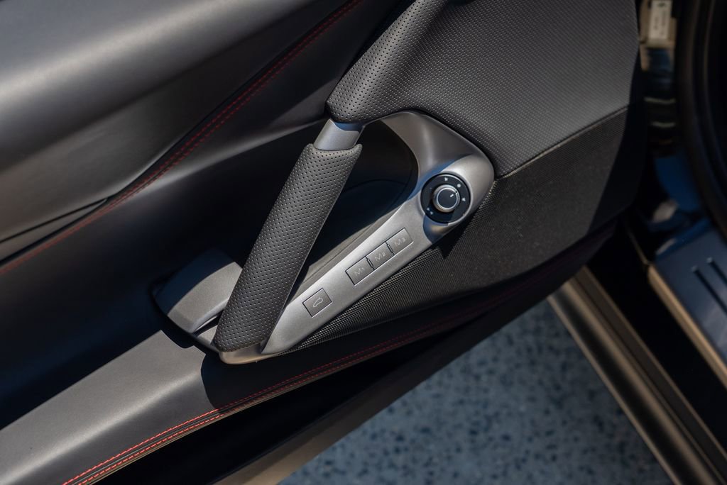 Used 2018 Ferrari 812 Superfast RWD image 34