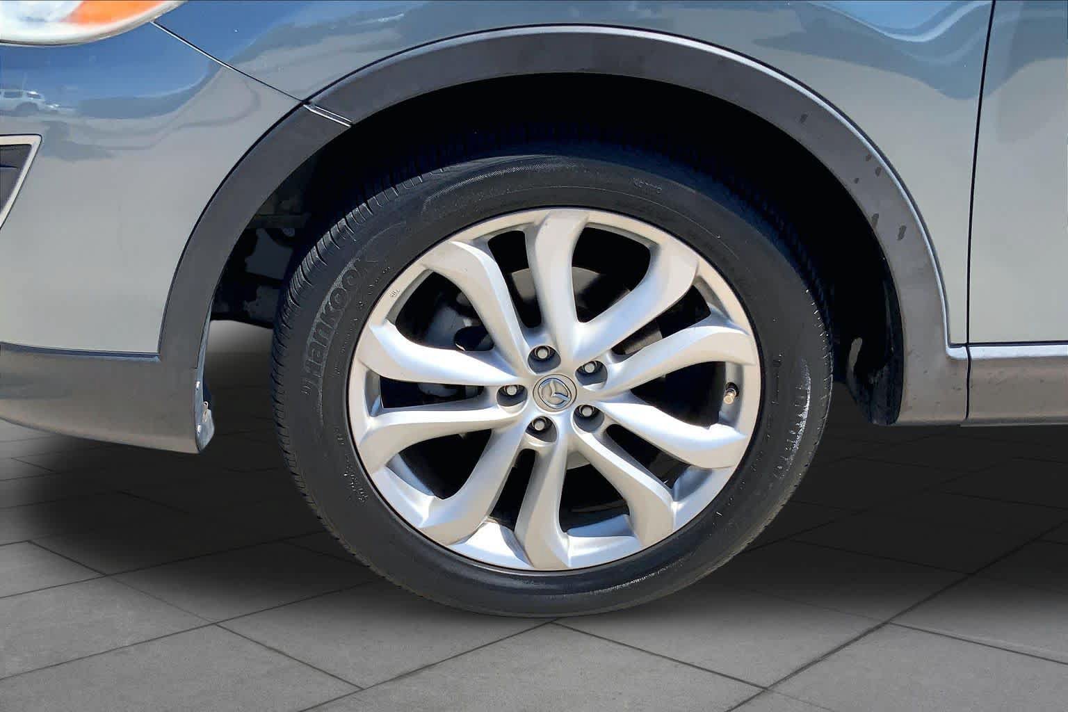 Used 2012 MAZDA CX-9 Grand Touring w/ Moonroof & Bose Audio Pkg FWD image 10