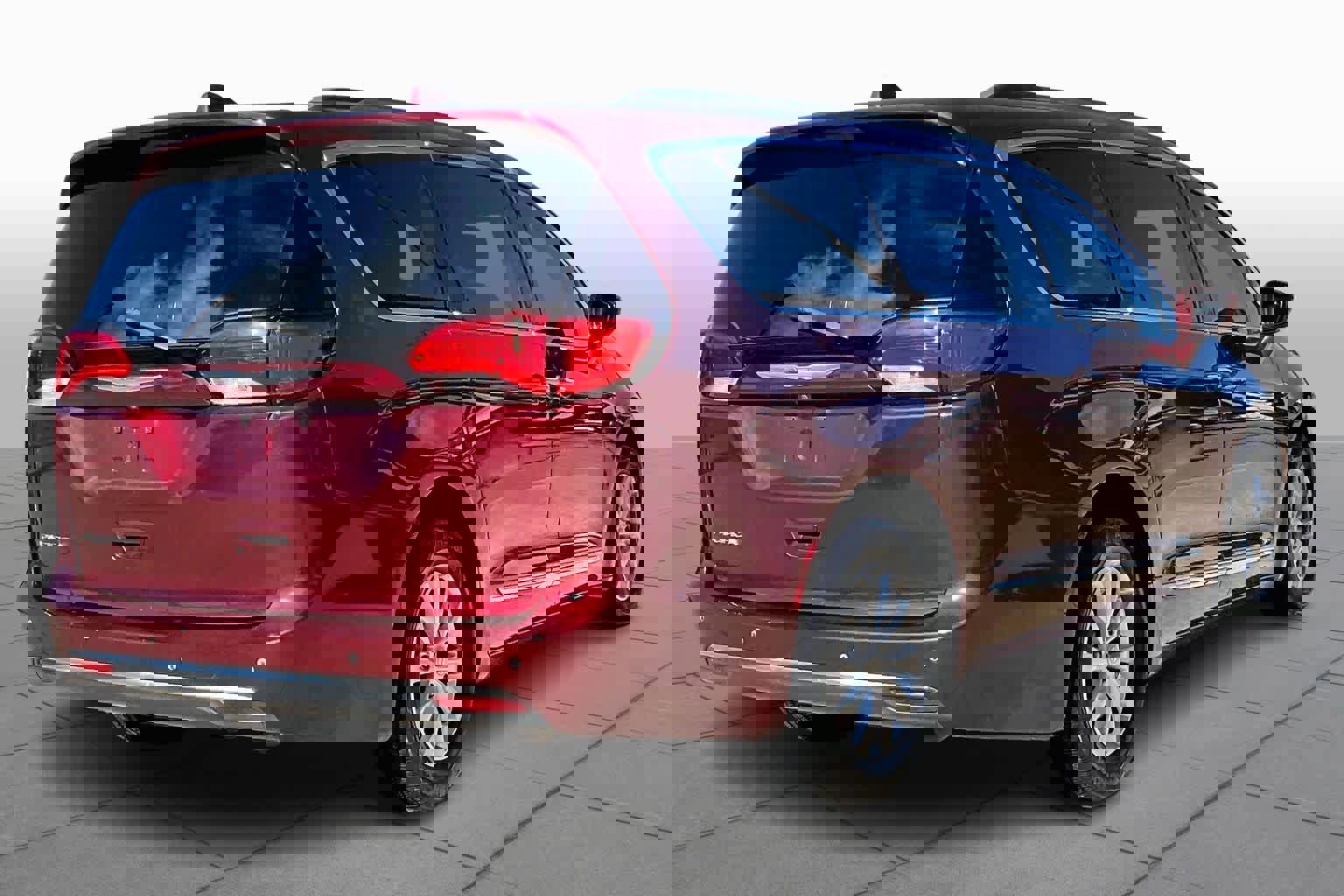 Used 2017 Chrysler Pacifica Touring-L image 11