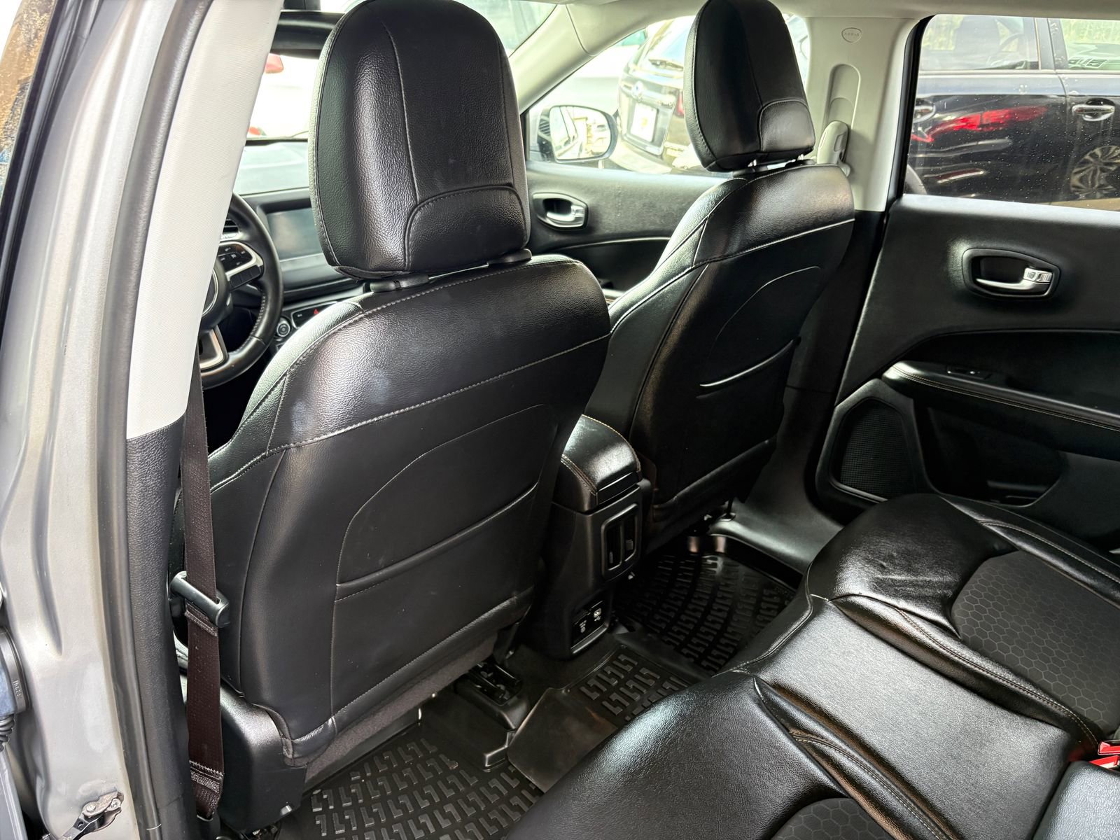 Used 2018 Jeep Compass Latitude w/ Popular Equipment Group image 18