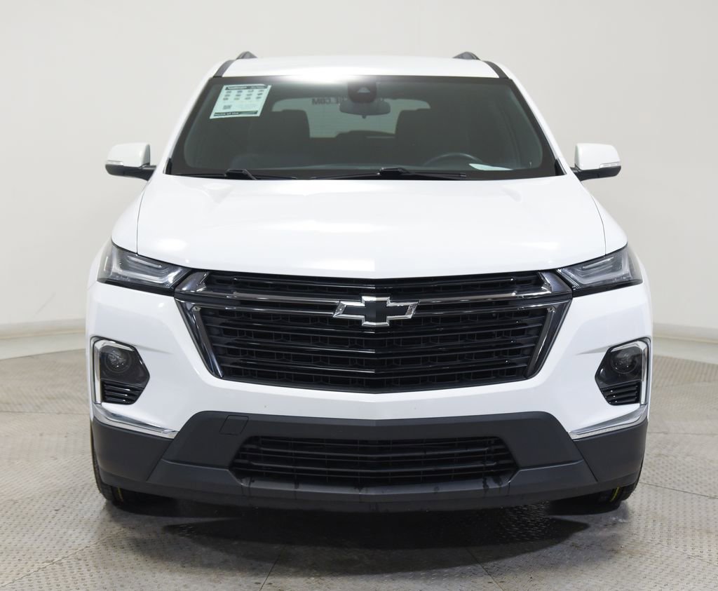 Used 2023 Chevrolet Traverse LT image 3