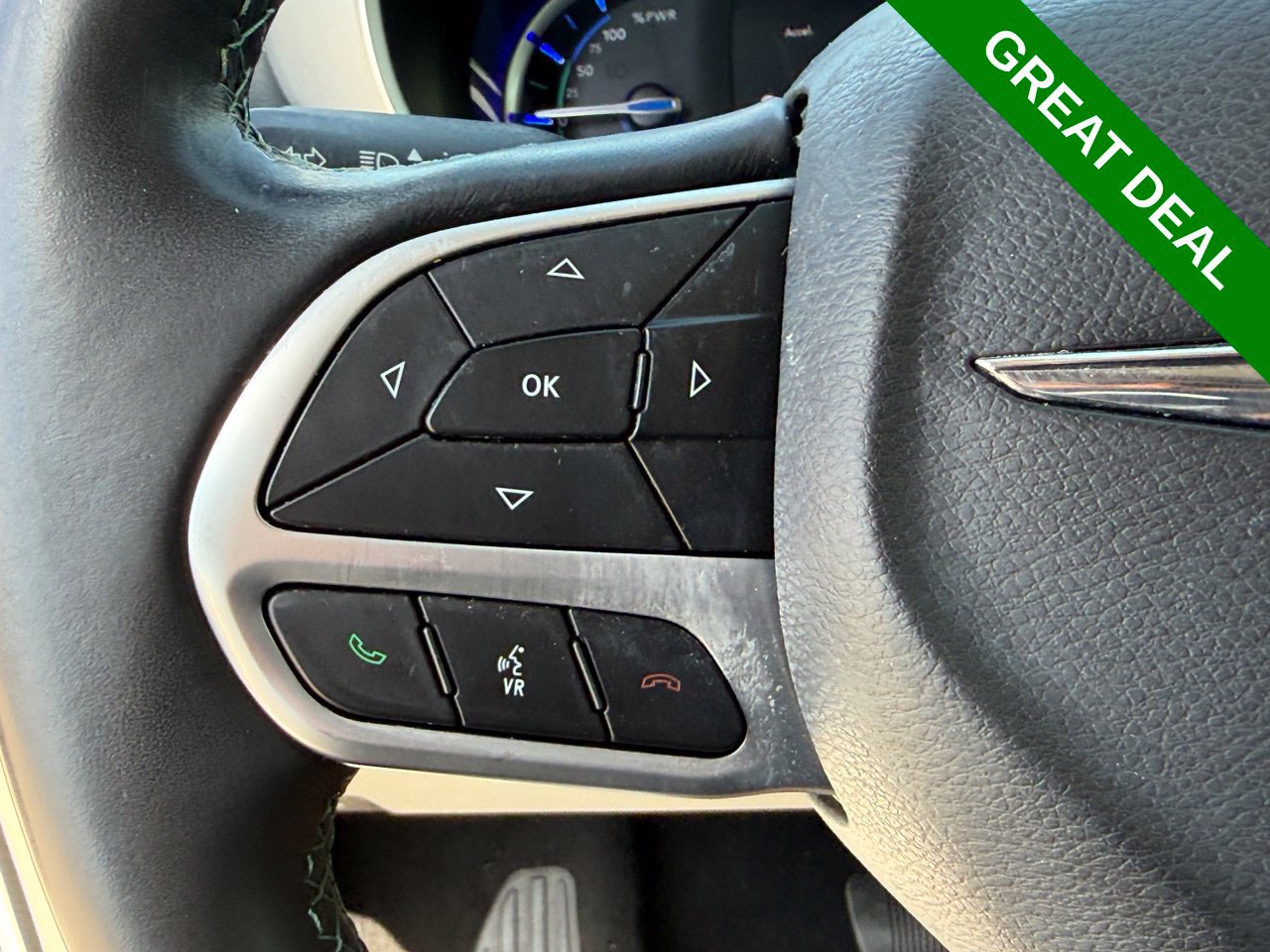 Used 2018 Chrysler Pacifica Touring-L FWD image 23