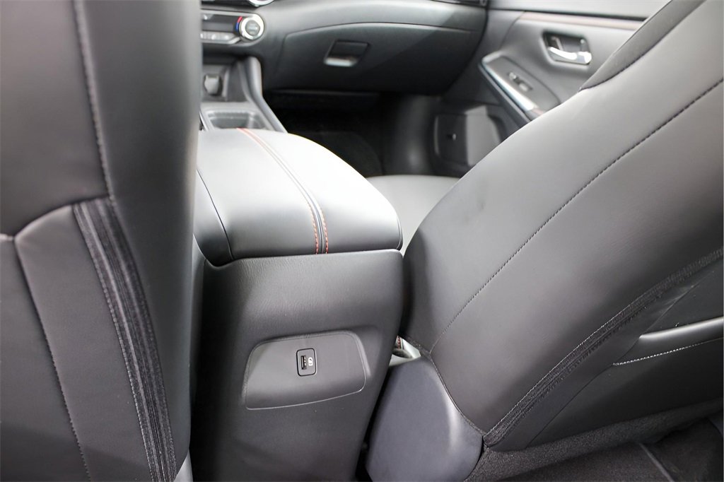 Used 2025 Nissan Sentra SR w/ SR Premium Package image 20